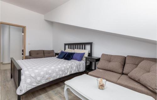 Nice Apartment In Pula With Wifi