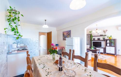 Kuchyň nebo kuchyňský kout v ubytování Apartment Zavalatica Iv