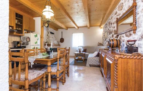 Nhà bếp/bếp nhỏ tại Holiday Home Vir 13