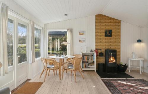 Χώρος καθιστικού στο Nice Home In Vejby With Wifi