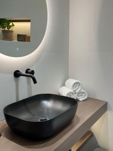 Private Urban 1BR, 250m from Petralona Metro
