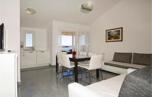 Gorgeous Apartment In Bibinje