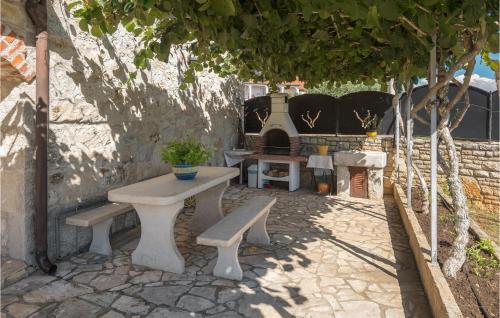 Awesome Home In Porec
