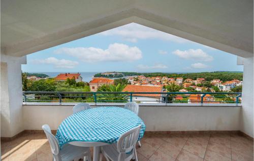 Gorgeous Apartment In Pjescana Uvala