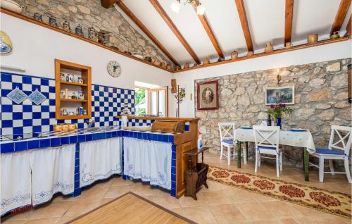 Lovely Home In Lovran