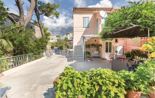 Apartment Makarska Lxxxi