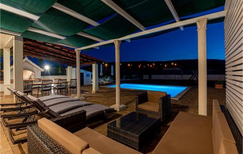 4 Bedroom Gorgeous Home In Dubrava