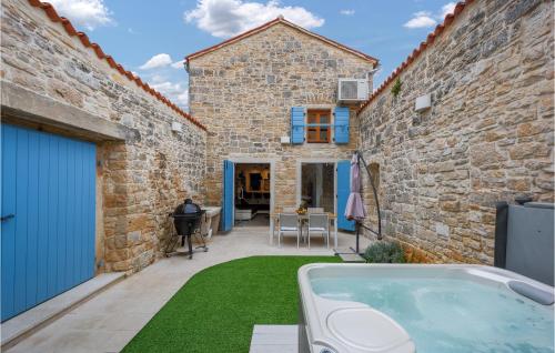 Cozy Home In Svetvincenat With Wifi