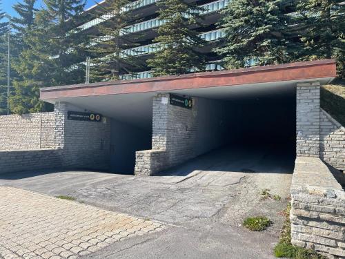 Tòa nhà nơi căn hộ tọa lạc