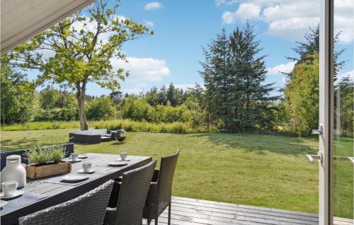 Κήπος έξω από το 3 Bedroom Beautiful Home In Ålbæk