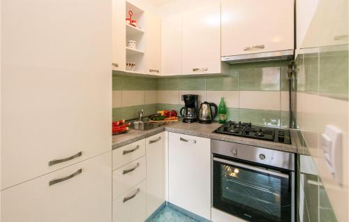 Lovely Apartment In Pula With Wifi
