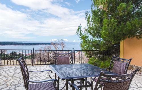 3 Bedroom Awesome Apartment In Rab