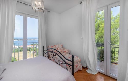 3 Bedroom Awesome Apartment In Rab