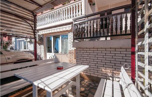 Stunning Apartment In Pula With Wifi