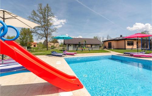 Πισίνα στο ή κοντά στο Stunning Home In Ornice