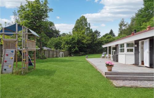 Un jardín fuera de Nice Home In Hornbæk With Wifi