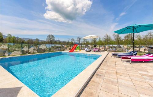 Πισίνα στο ή κοντά στο Stunning Home In Ornice