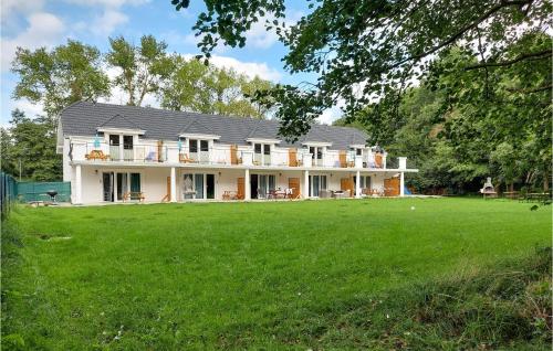 Cozy Home In Grzybowo With Kitchen