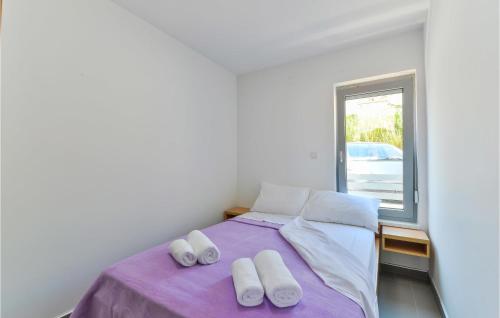 2 Bedroom Beautiful Apartment In Pag