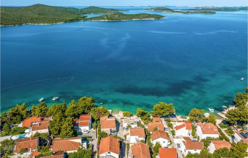4 Bedroom Amazing Home In Zaboric