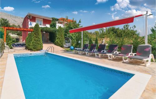 Beautiful Home In Srinjine With Sauna