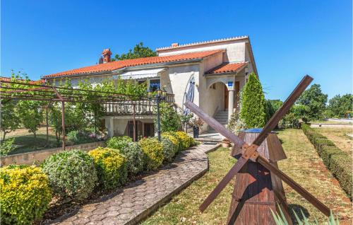 Gorgeous Apartment In Pula With Wifi