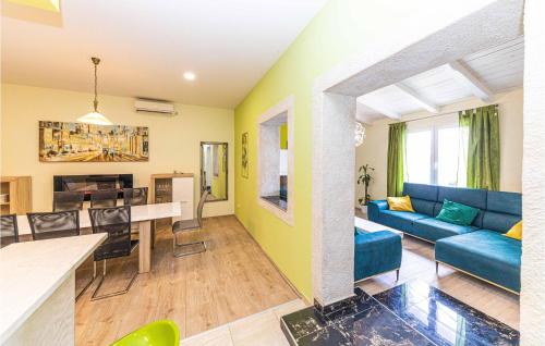 Amazing Home In Kastel Sucurac