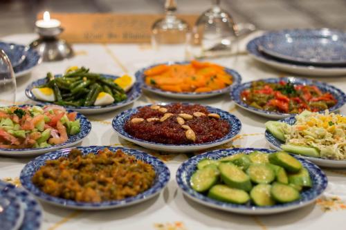 Comida en o cerca de este riad