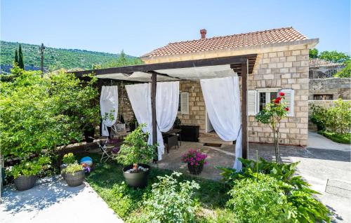 Zahrada ubytování 1 Bedroom Amazing Home In Komolac