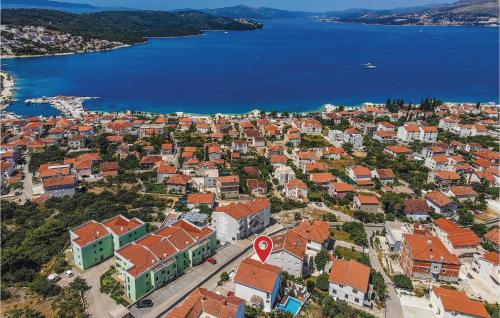 Two-Bedroom Apartment With Sea View In Okrug Gornji