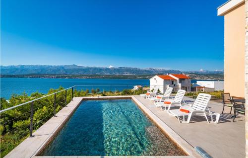 Five-Bedroom Holiday Home In Novigrad