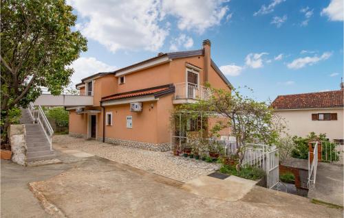 2 Bedroom Lovely Apartment In Lovran