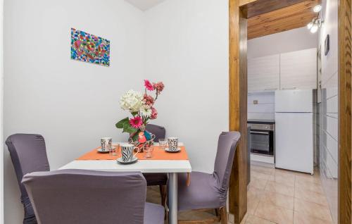 2 Bedroom Lovely Apartment In Lovran