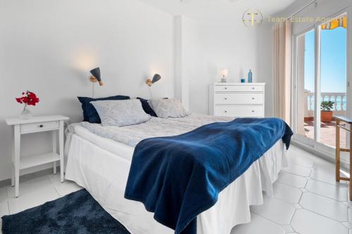 Wonderful Apt with Sea View & Large Terrace