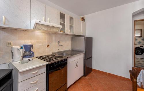 2 Bedroom Beach Front Apartment In Senj