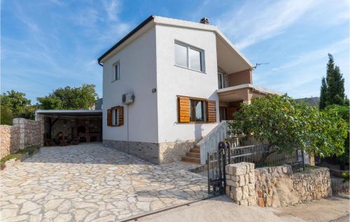 Nice Apartment In Rovanjska Jasenice