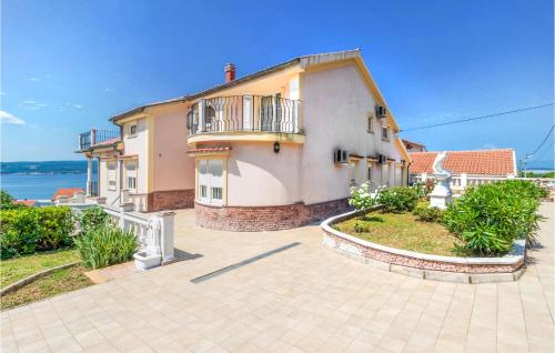 Gorgeous Home In Dramalj