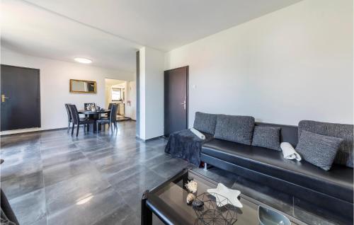 Gorgeous Apartment In Pula