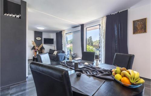 Gorgeous Apartment In Pula