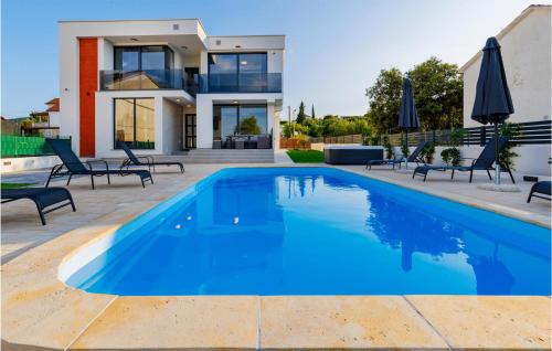 Πισίνα στο ή κοντά στο Amazing Home In Drace With Sauna