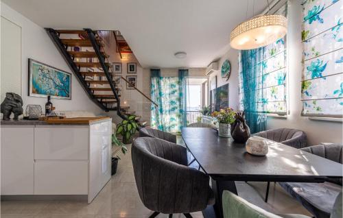 Cozy Apartment In Zadar With Wifi