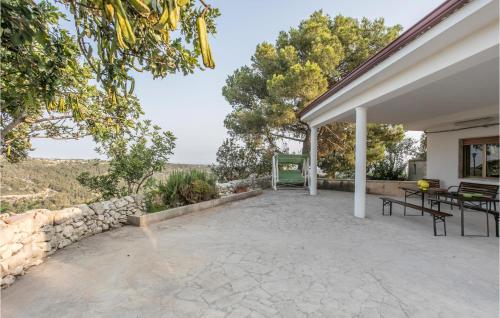 A balcony or terrace at Nice Home In Modica With Wifi