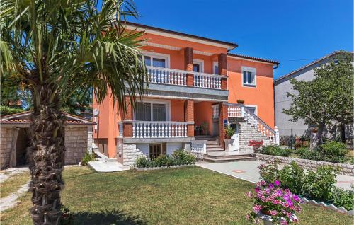 2 Bedroom Lovely Apartment In Labin