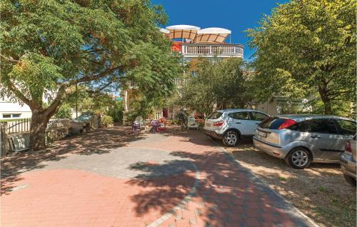 Fotografie z fotogalerie ubytování Two-Bedroom Apartment In Srima v destinaci Srima