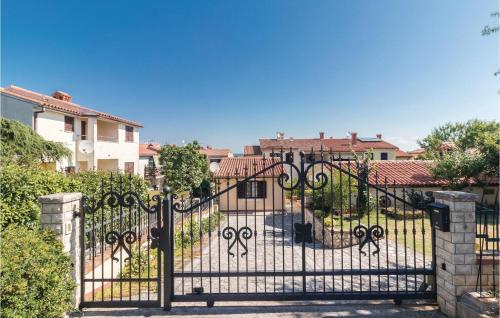 Stunning Home In Pula With Wifi
