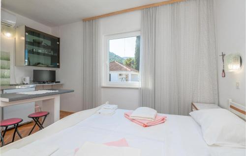 Zdjęcie z galerii obiektu Apartment Ivanje Gomile Bb Ii w mieście Stari Grad