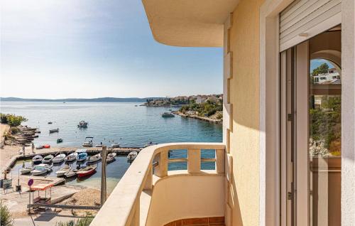 Amazing Apartment In Okrug Gornji With Wifi