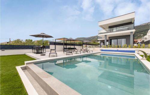 Nice Home In Kastel Stari With Sauna
