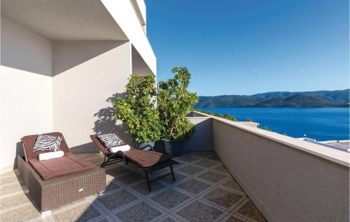 One-Bedroom Apartment Klek With Sea View 04