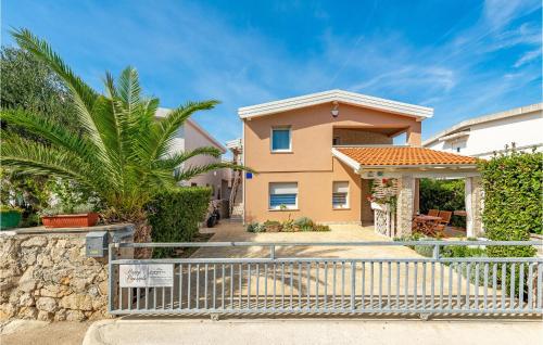 Stunning Apartment In Vir With Wifi